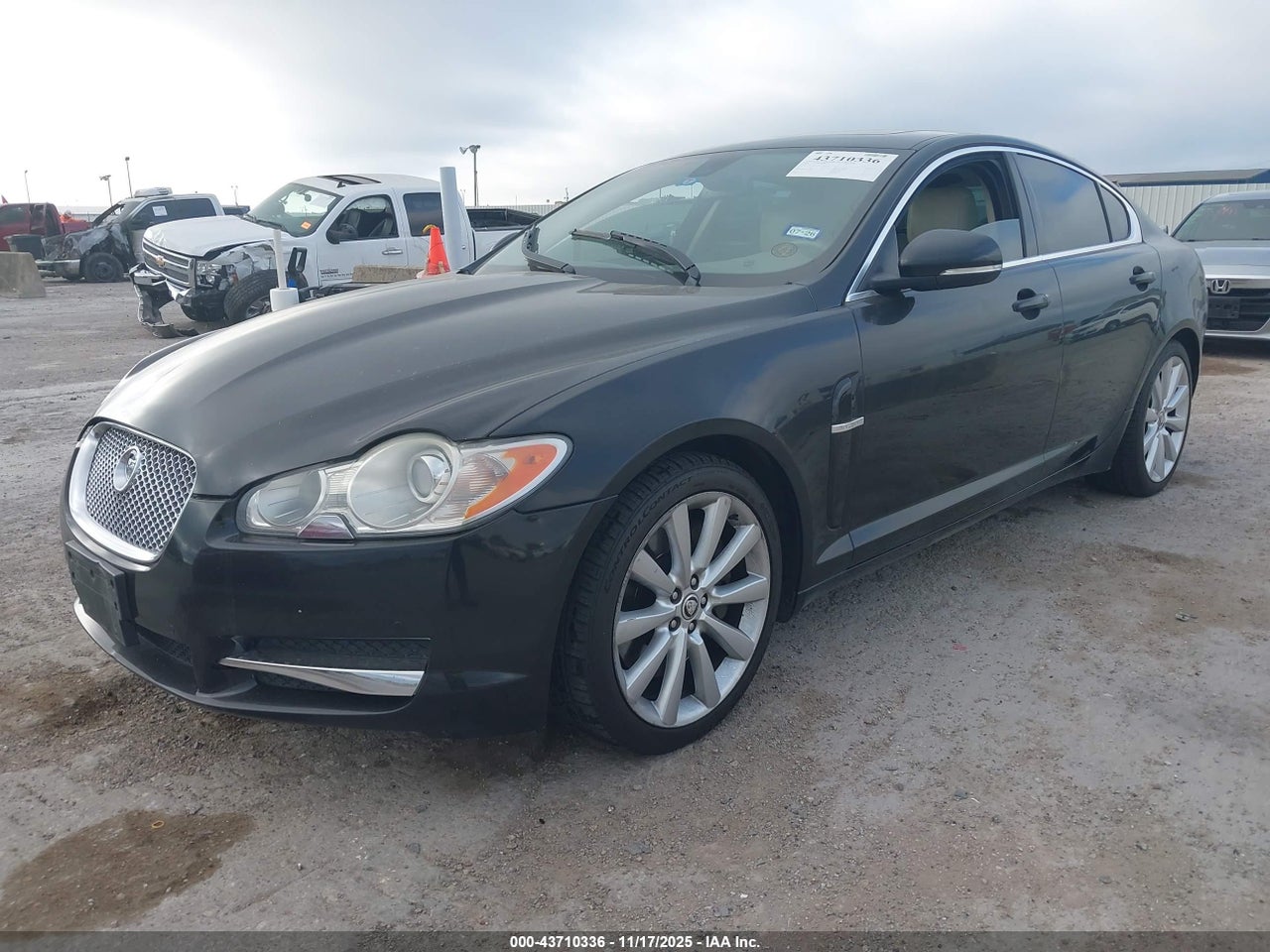 2011 JAGUAR XF PREMIUM · 2/11