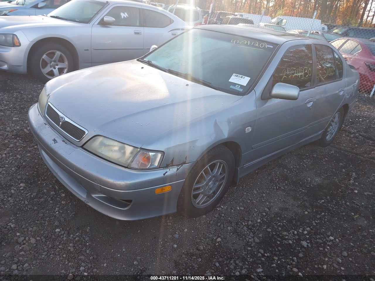 2001 INFINITI G20 LUXURY · 2/10