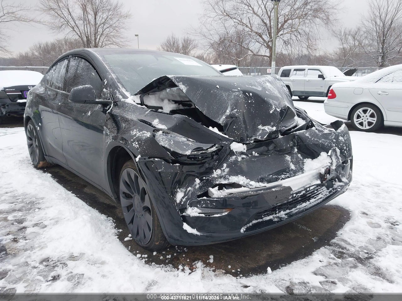 7SAYGDEF2SA****** · 2025 TESLA MODEL Y PERFORMANCE DUAL MOTOR ALL-WHEEL DRIVE