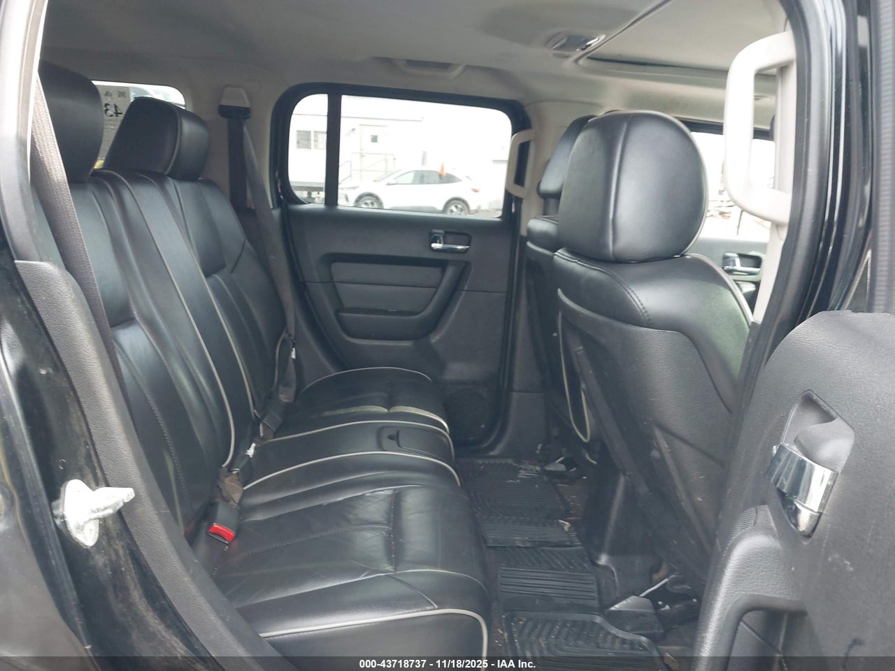 2007 HUMMER H3 SUV   · 8/11