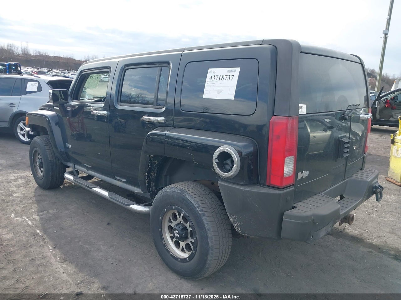 2007 HUMMER H3 SUV   · 3/11