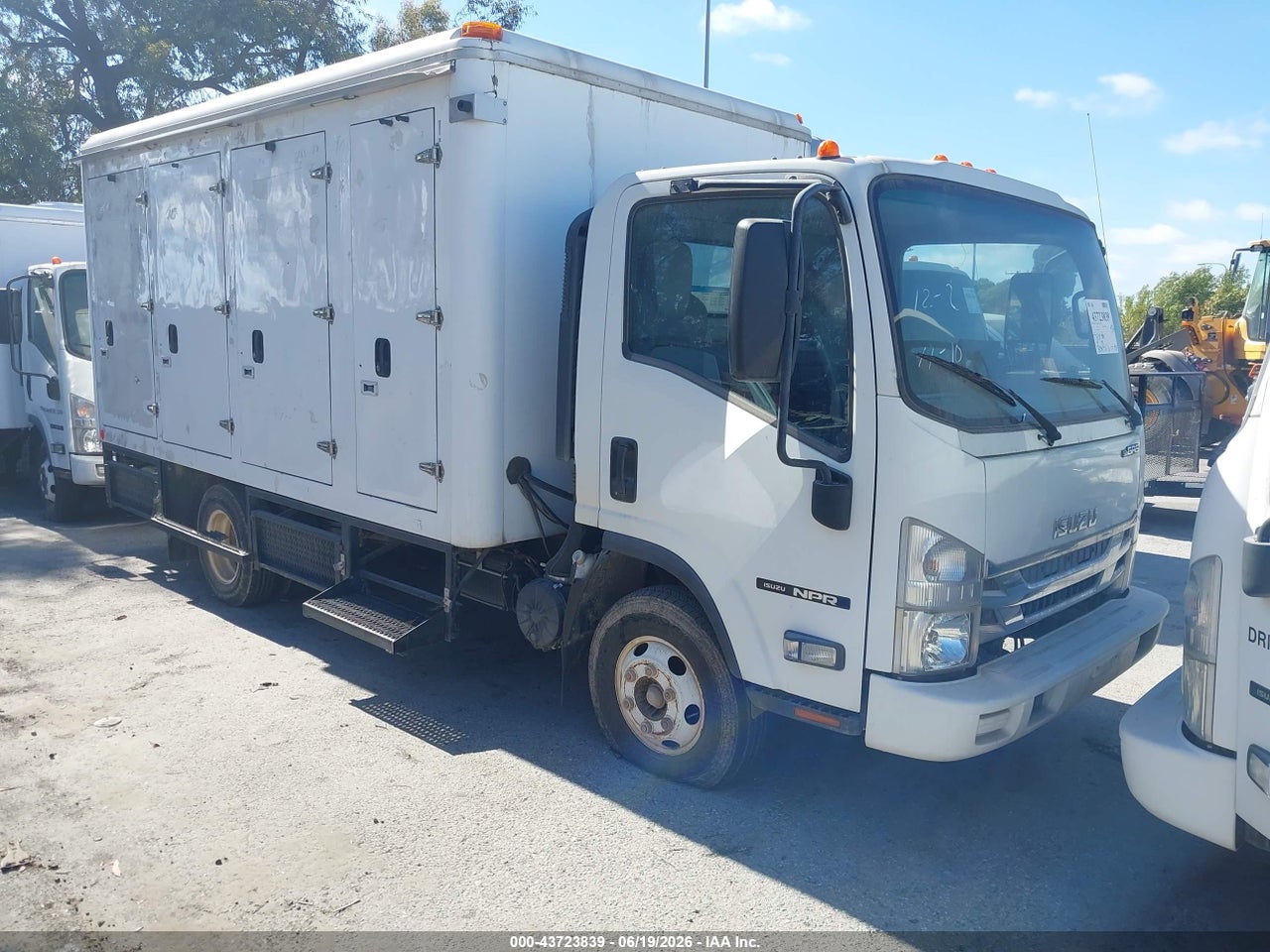 54DB4W1B0GS****** · 2016 ISUZU NPR GAS REG