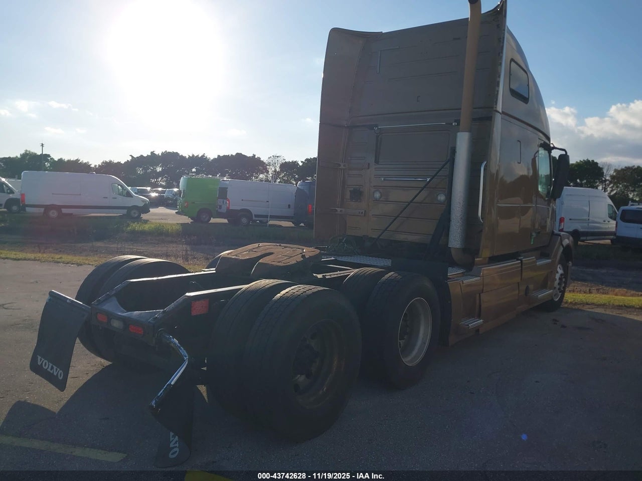 2018 VOLVO VNL · 4/4