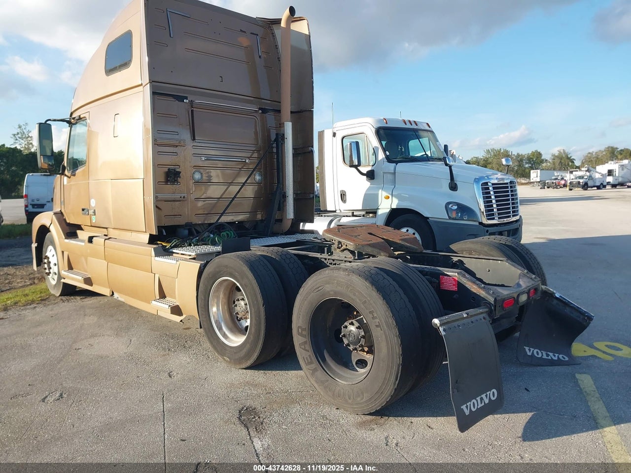2018 VOLVO VNL · 3/4