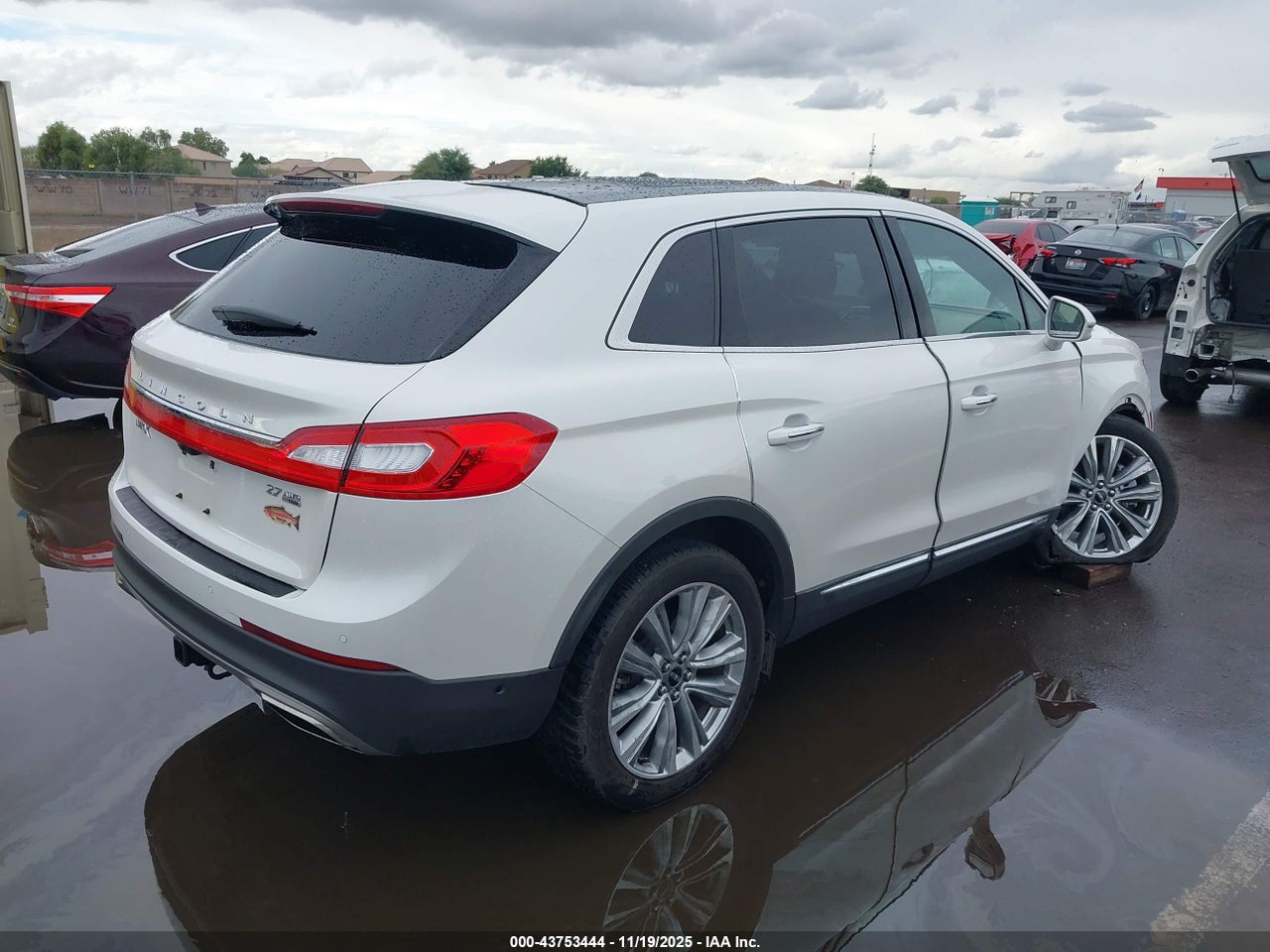 2016 LINCOLN MKX RESERVE · 4/11