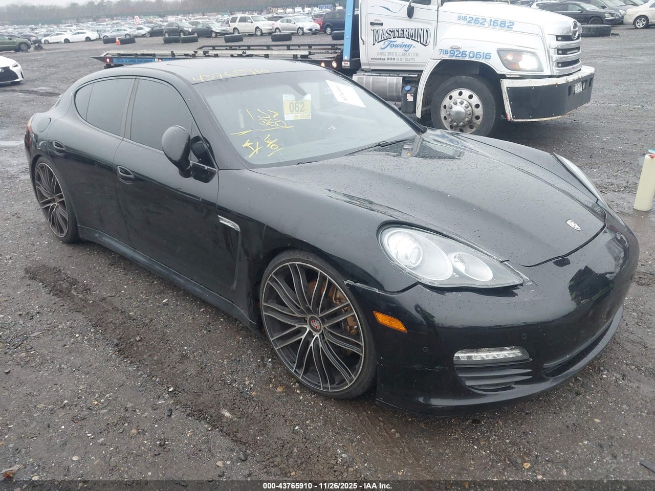 2011 PORSCHE PANAMERA 4