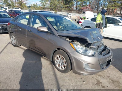 2012 HYUNDAI ACCENT GLS