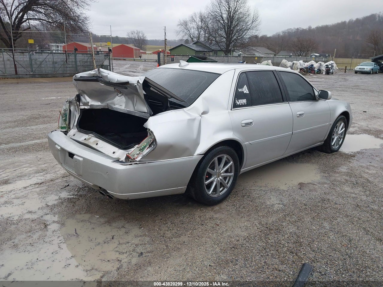 2010 CADILLAC DTS LUXURY COLLECTION · 4/11