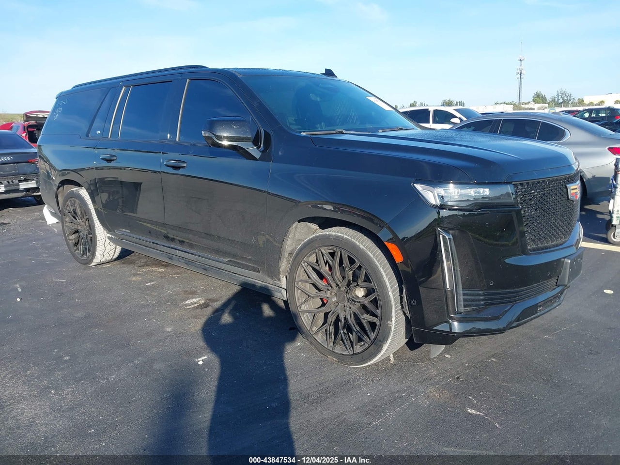 1GYS4RKL8NR****** · 2022 CADILLAC ESCALADE ESV 4WD SPORT PLATINUM