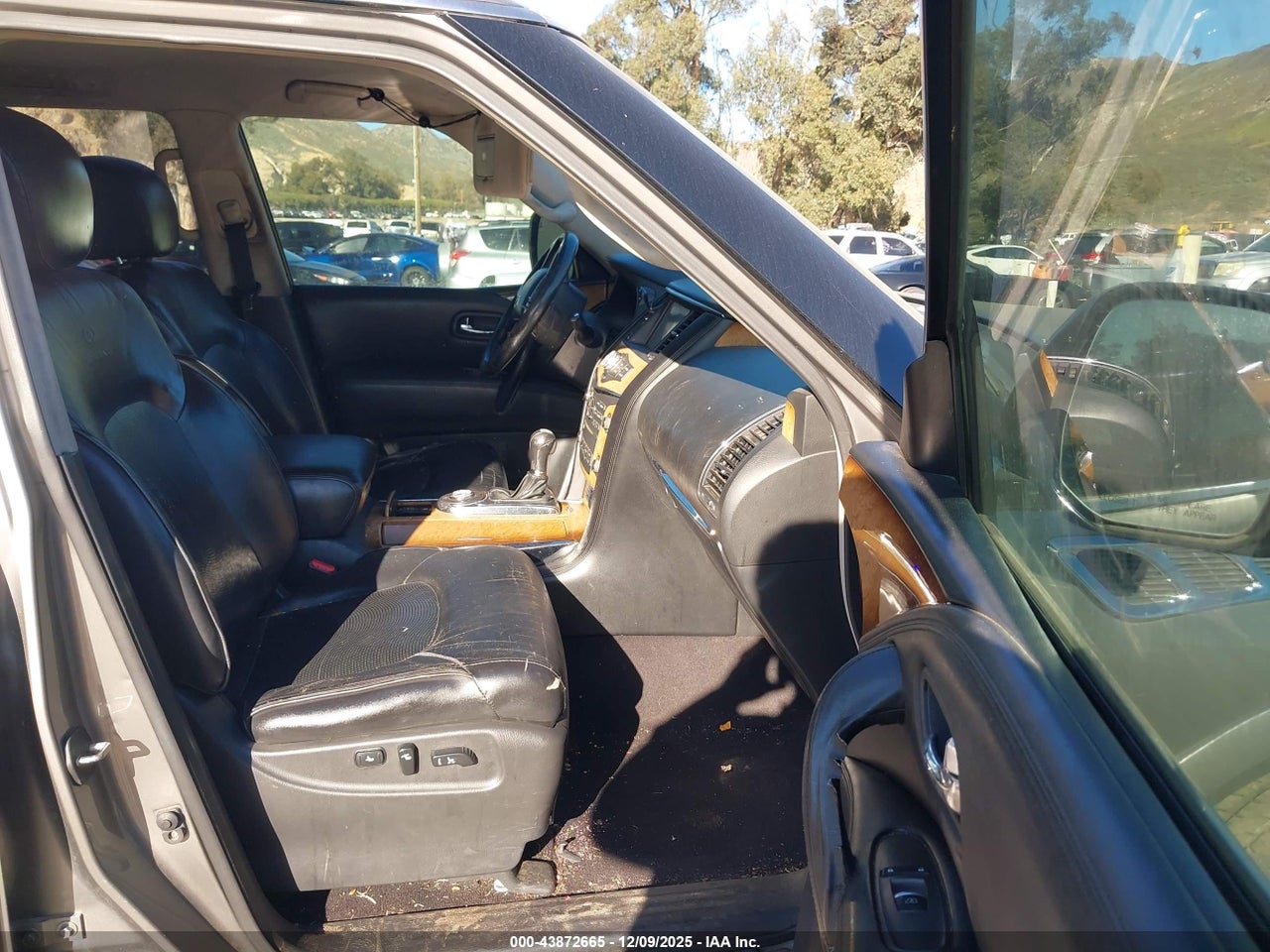 2013 INFINITI QX56   · 5/11