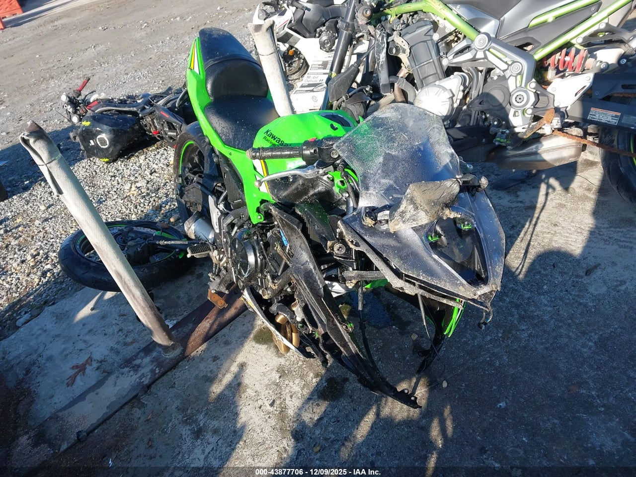 ML5EXEP15SD****** · 2025 KAWASAKI EX650 P