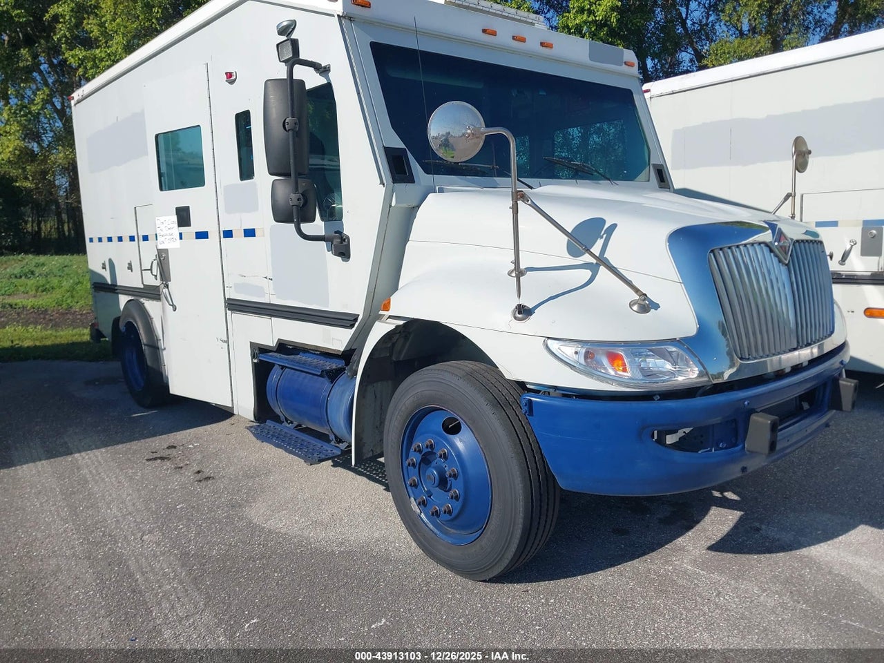 2011 INTERNATIONAL 4000 4300 LP