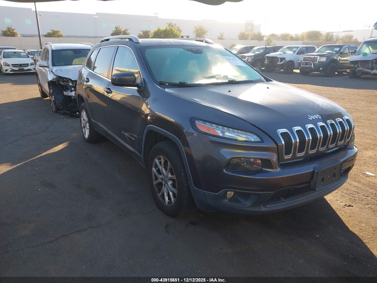 1C4PJMCB8GW****** · 2016 JEEP CHEROKEE LATITUDE