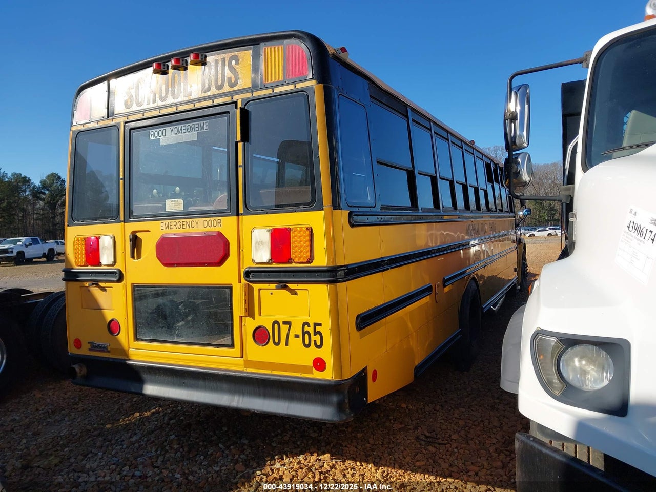 2008 FREIGHTLINER CHASSIS B2B · 4/11