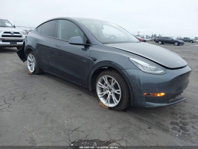 5YJYGDEE3MF****** · 2021 TESLA MODEL Y LONG RANGE DUAL MOTOR ALL-WHEEL DRIVE
