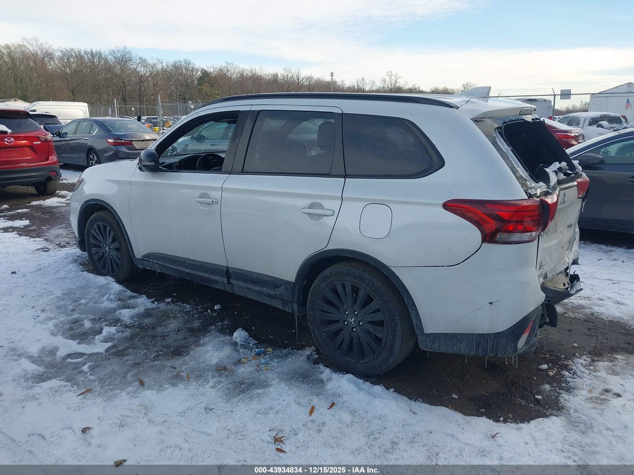 2020 MITSUBISHI OUTLANDER LE 2.4/SE 2.4/SEL 2.4/SP 2.4 · 3/11