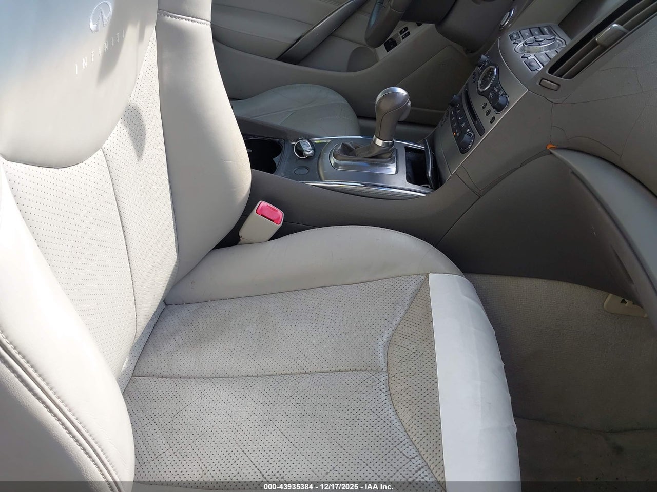 2010 INFINITI G37 · 5/11