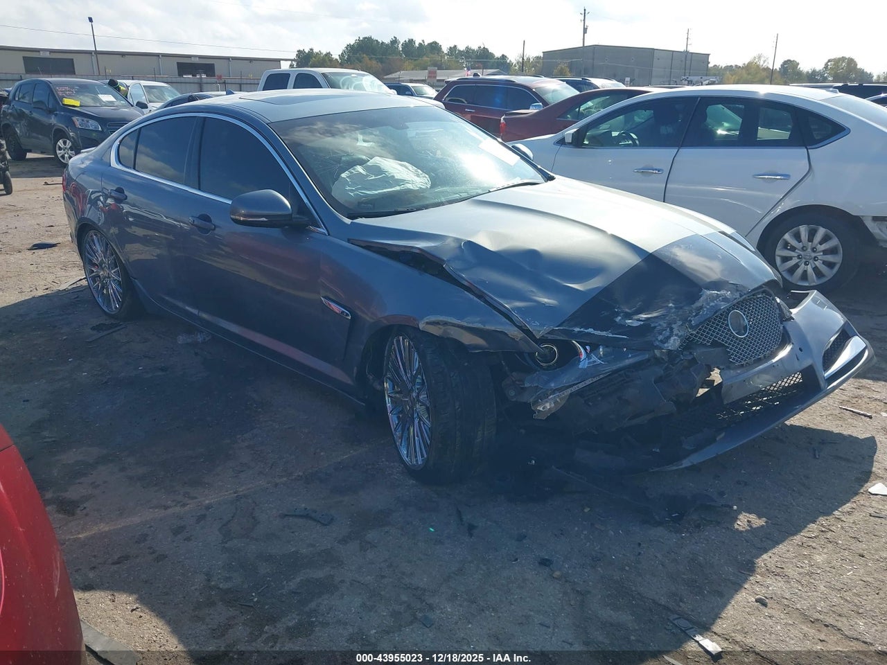 SAJWJ0EF4D8****** · 2013 JAGUAR XF V6 SC