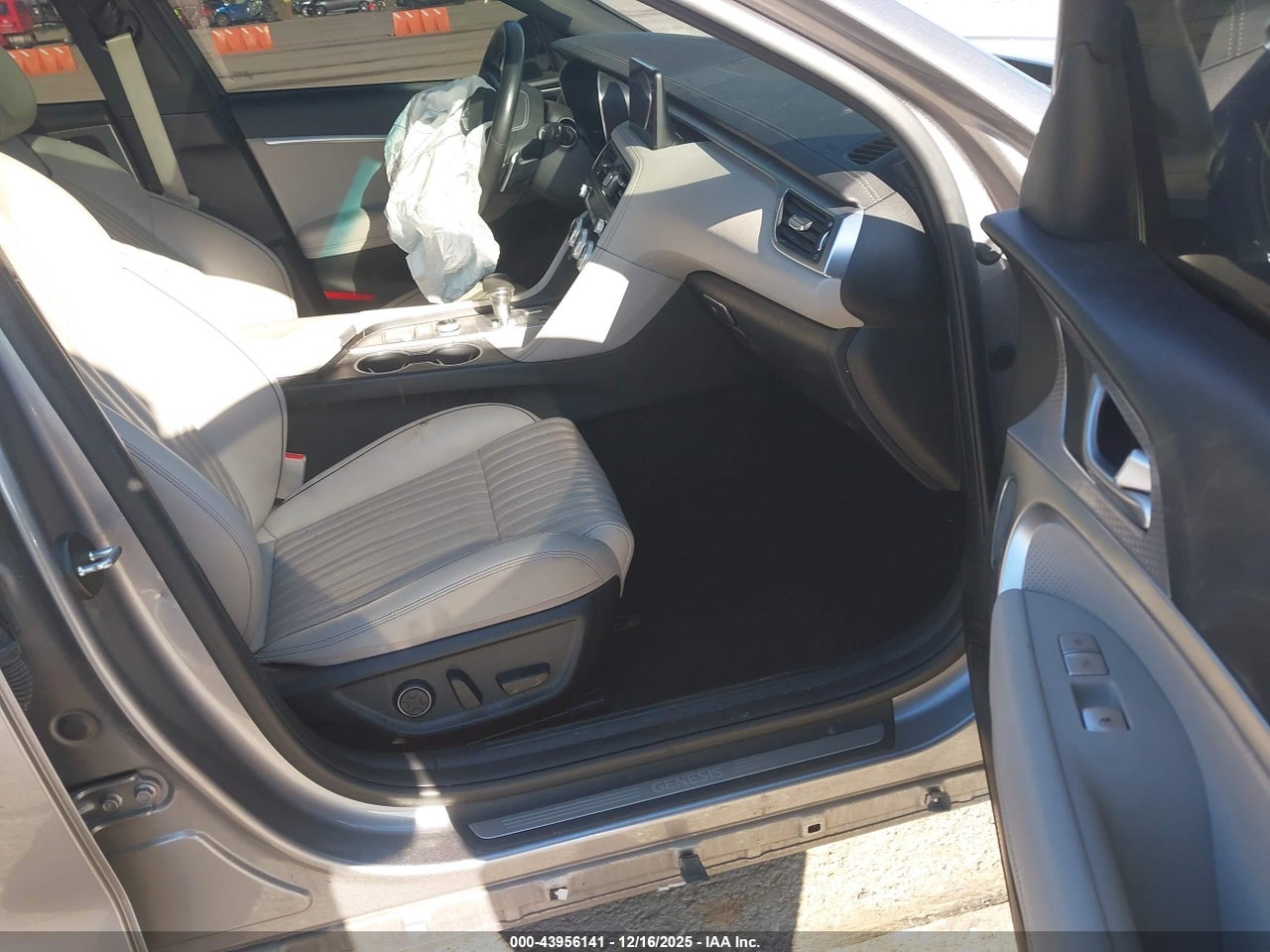 2023 GENESIS G70 3.3T AWD · 5/11
