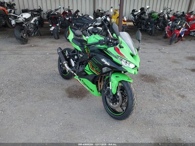 ML5ZXCS14PD****** · 2023 KAWASAKI ZX400 S