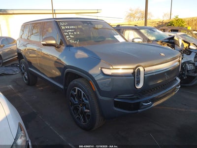 7PDSGBBA0SN****** · 2025 RIVIAN R1S ADVENTURE DUAL MOTOR LARGE PACK/ADVENTURE DUAL MOTOR MAX PACK