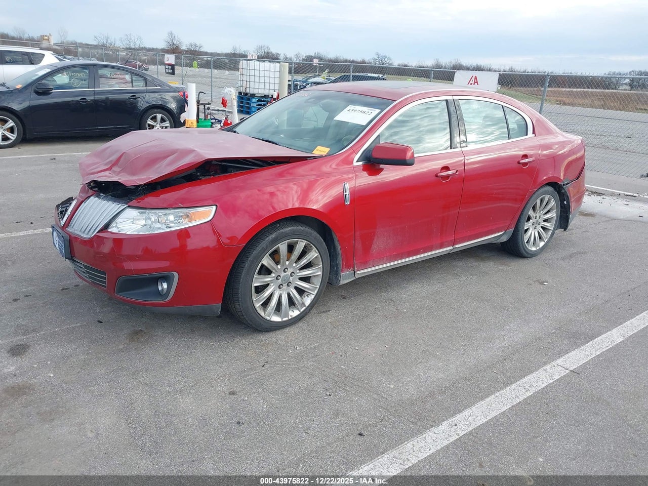 2009 LINCOLN MKS   · 2/10
