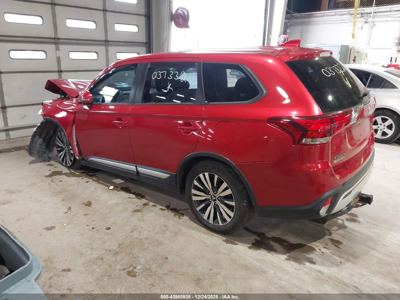 2019 MITSUBISHI OUTLANDER SE · 3/10
