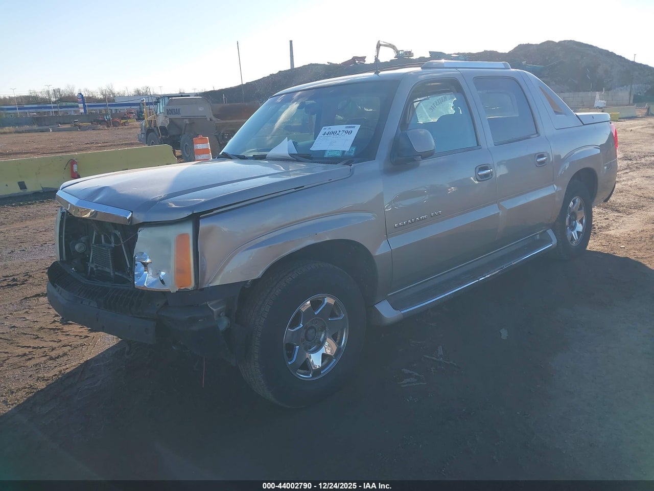 2002 CADILLAC ESCALADE EXT STANDARD · 2/11