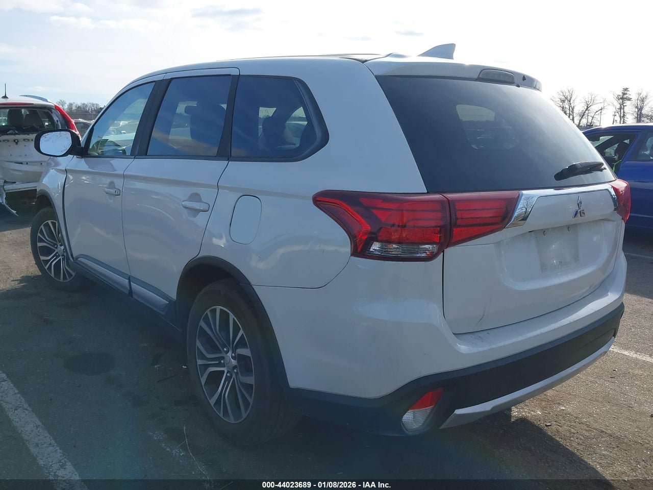 2018 MITSUBISHI OUTLANDER SE · 3/10
