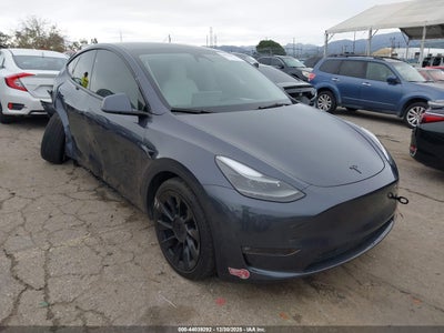 7SAYGDEE9PF****** · 2023 TESLA MODEL Y AWD/LONG RANGE DUAL MOTOR ALL-WHEEL DRIVE