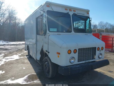 2002 FREIGHTLINER CHASSIS M LINE WALK-IN VAN