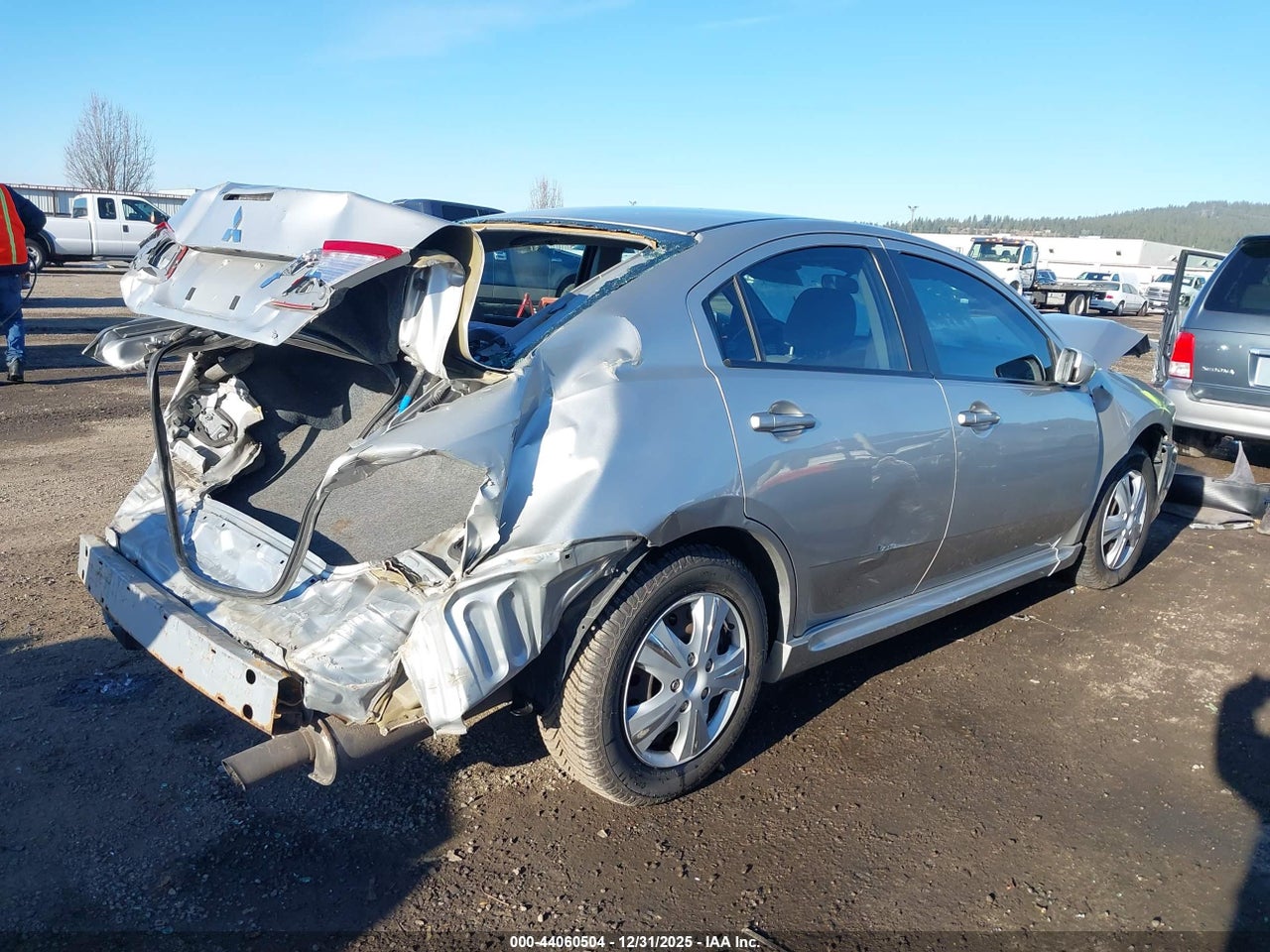 2010 MITSUBISHI GALANT ES/SE · 4/10