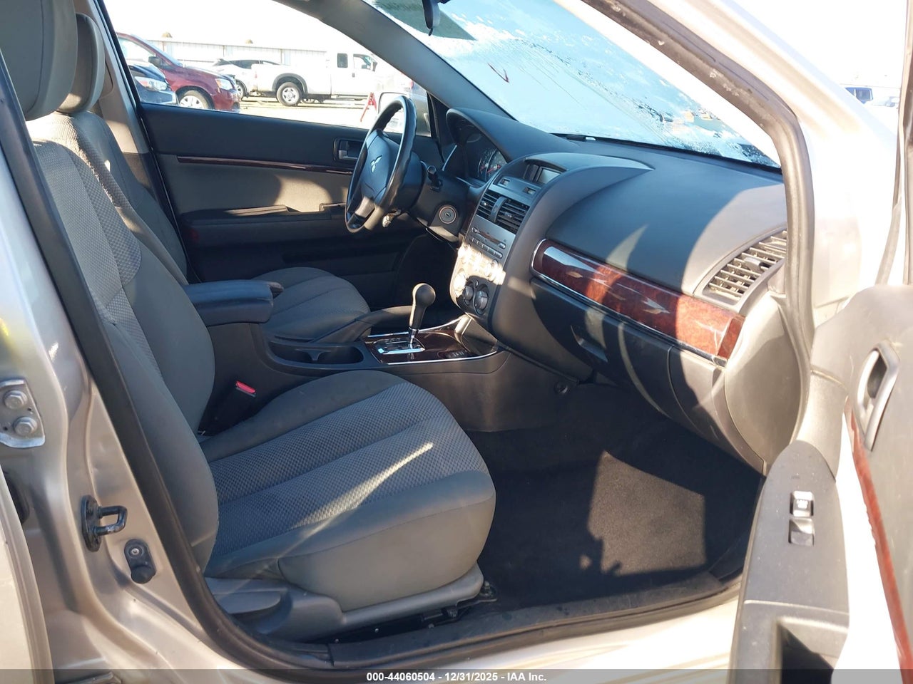 2010 MITSUBISHI GALANT ES/SE · 5/10