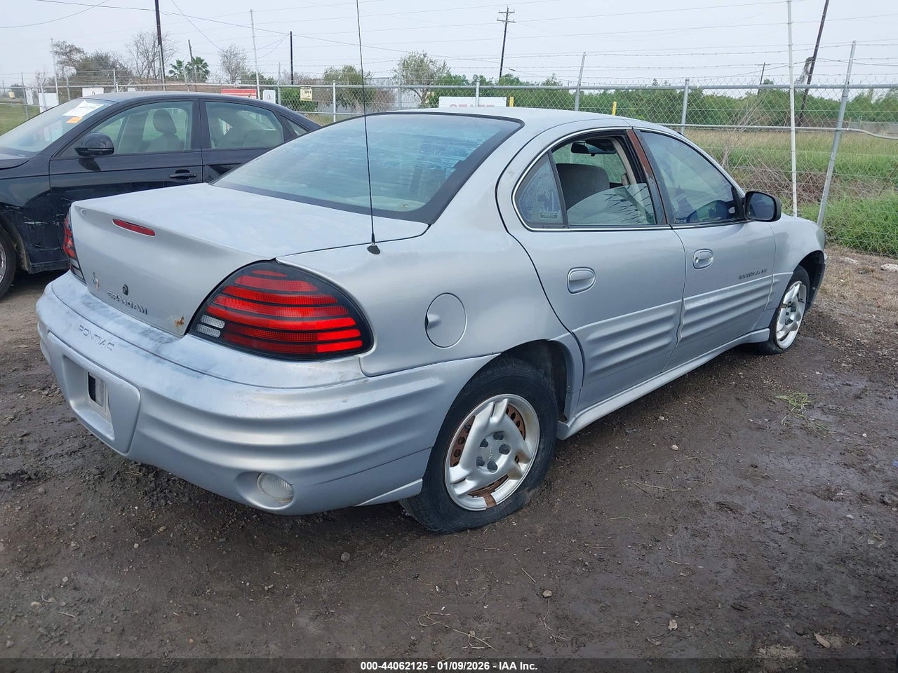 2000 PONTIAC GRAND AM SE1 · 4/10