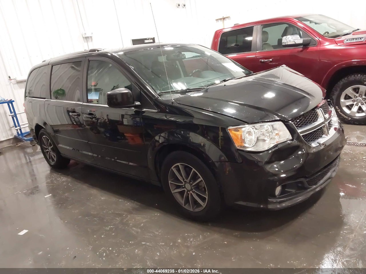 2C4RDGCG2HR****** · 2017 DODGE GRAND CARAVAN SXT