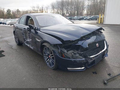 SAJBK4BV5GC****** · 2016 JAGUAR XF 35T PRESTIGE