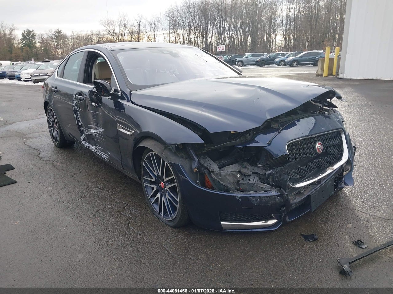 SAJBK4BV5GC****** · 2016 JAGUAR XF 35T PRESTIGE