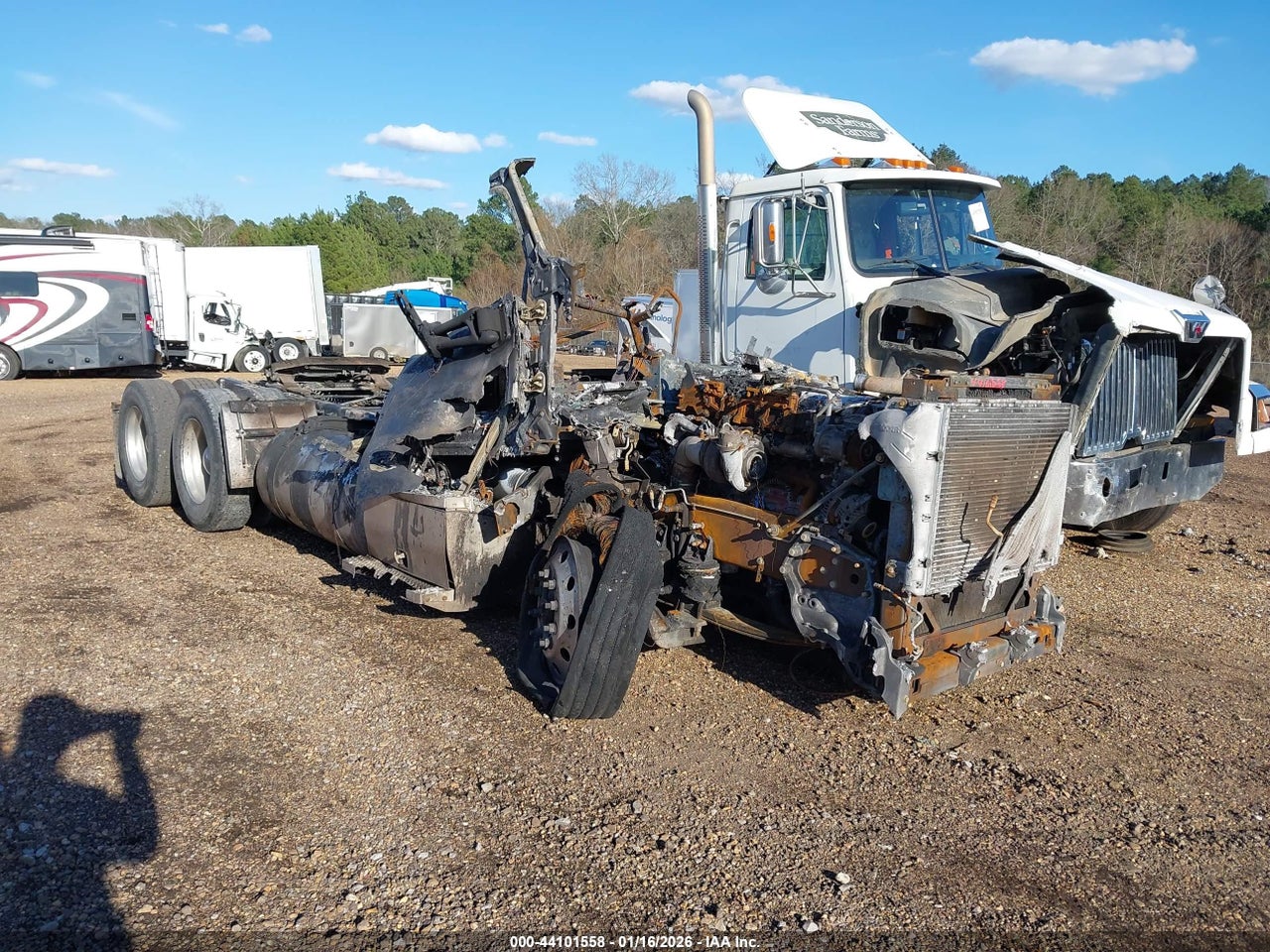 1XPBD49X3ED****** · 2014 PETERBILT 579