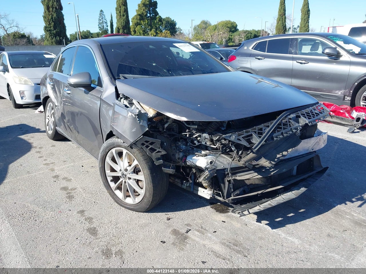 W1K3G4EB5LW****** · 2020 MERCEDES-BENZ A 220