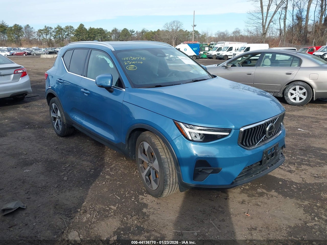 YV4L12UNXP2****** · 2023 VOLVO XC40 B5 PLUS BRIGHT THEME