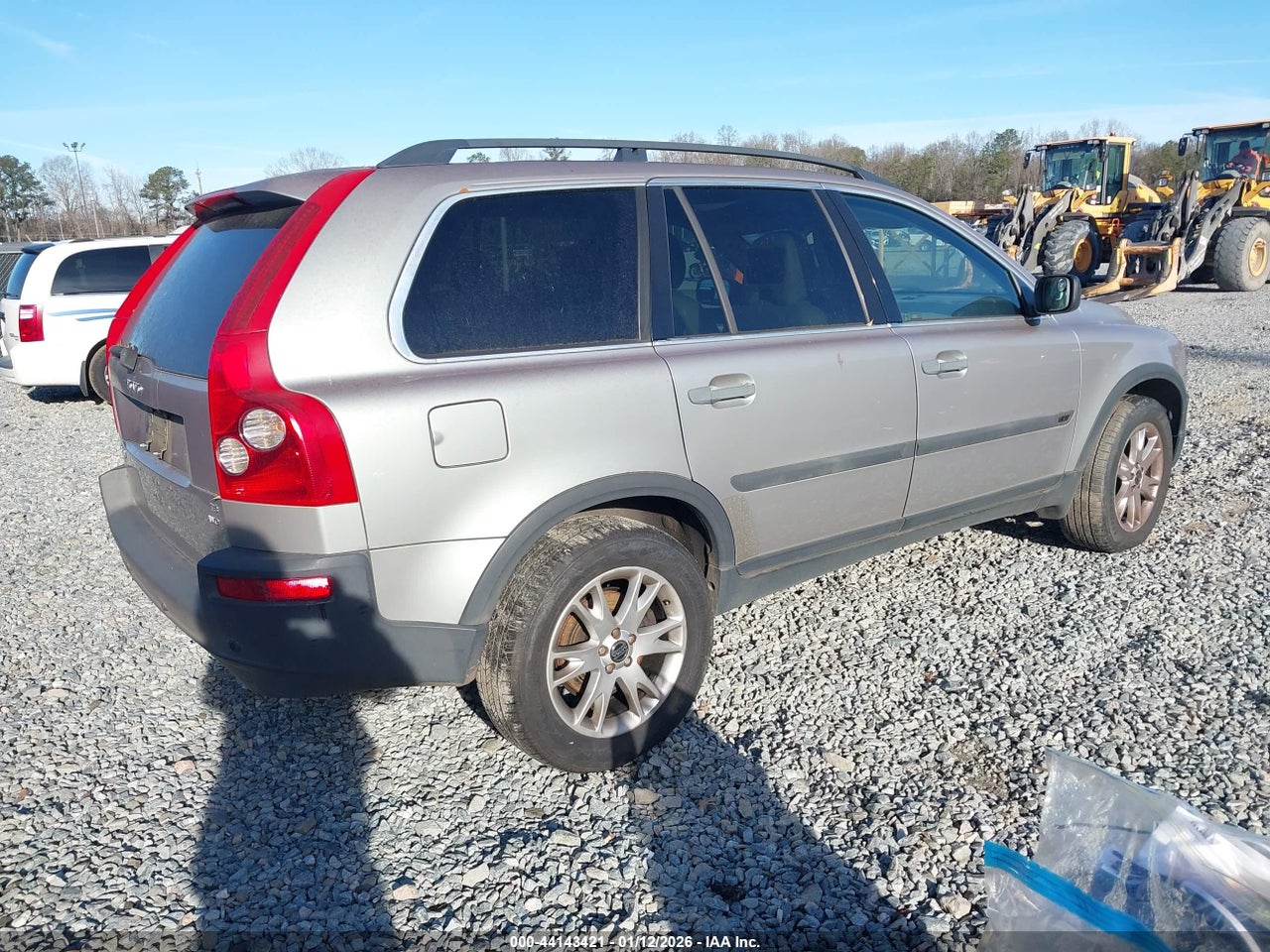 2005 VOLVO XC90 2.5T AWD · 4/11
