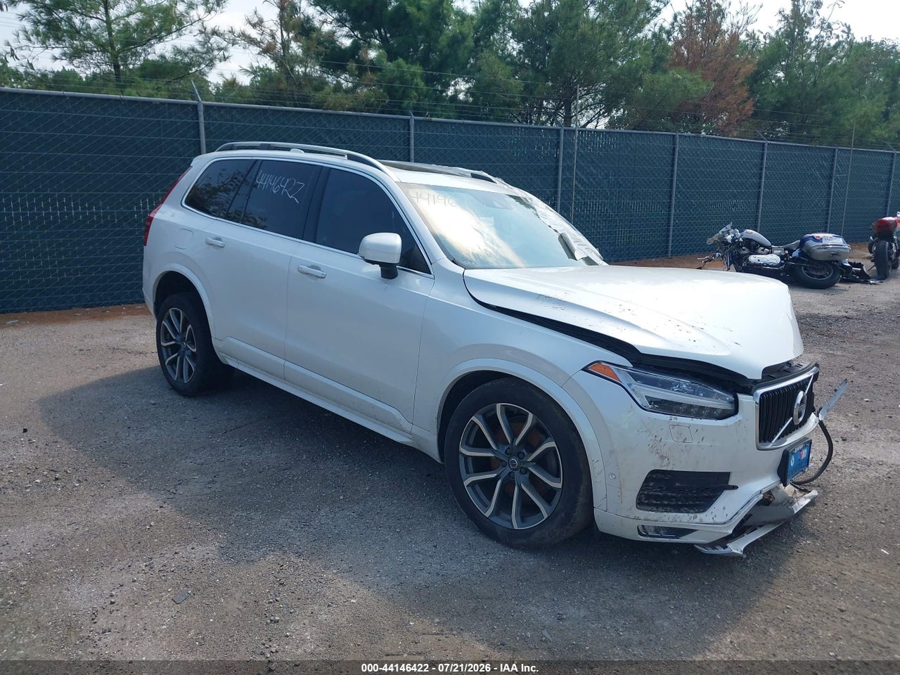 YV4A22PK8J1****** · 2018 VOLVO XC90 T6 MOMENTUM
