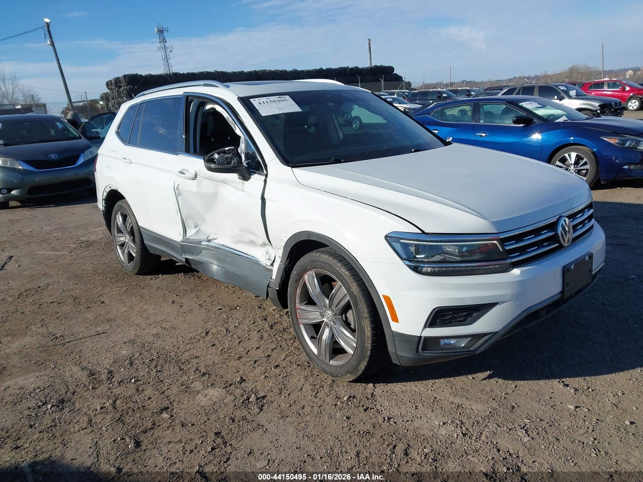 3VV4B7AX5JM****** · 2018 VOLKSWAGEN TIGUAN 2.0T SEL PREMIUM
