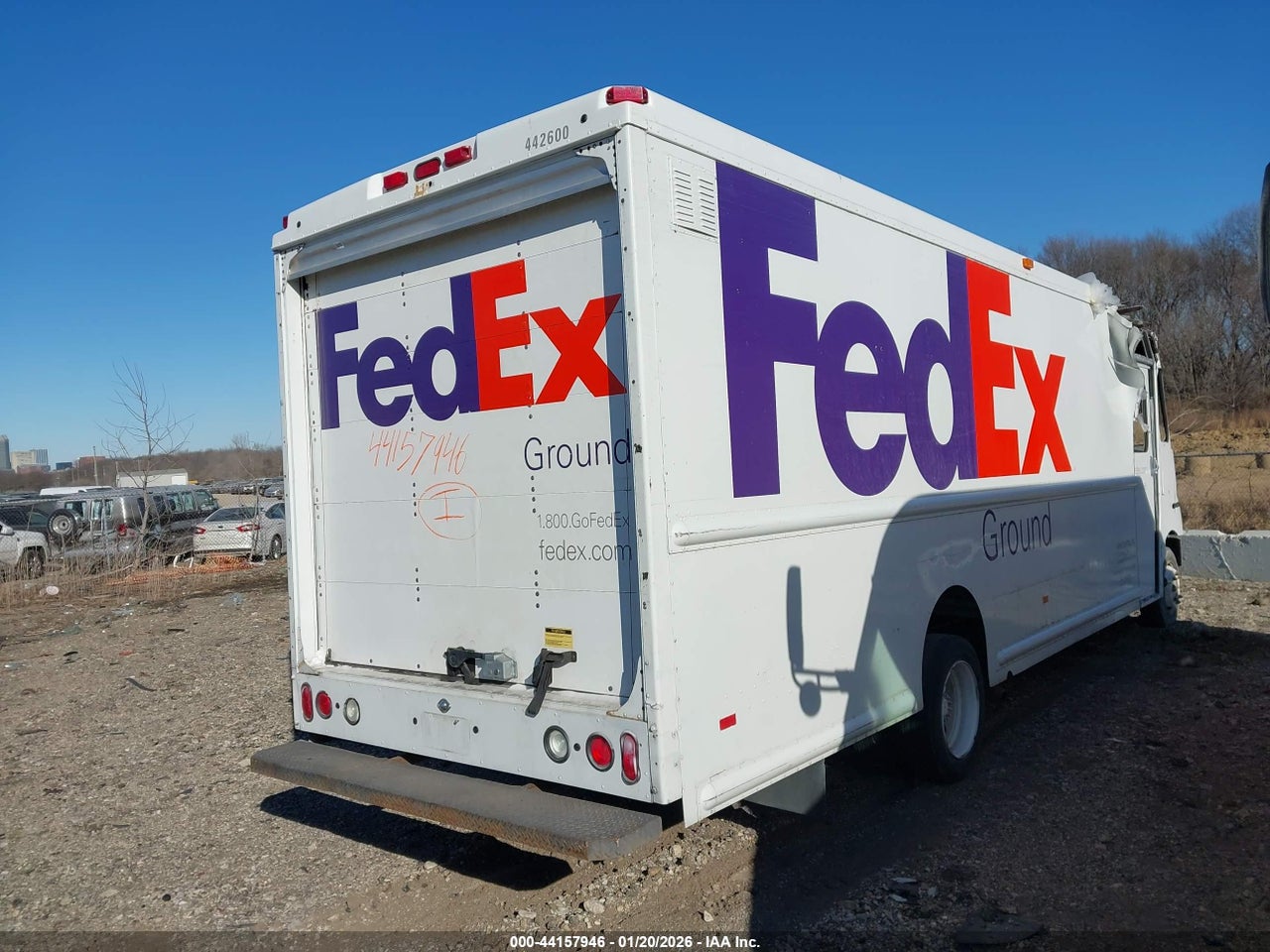 2004 FREIGHTLINER CHASSIS M LINE WALK-IN VAN · 4/4