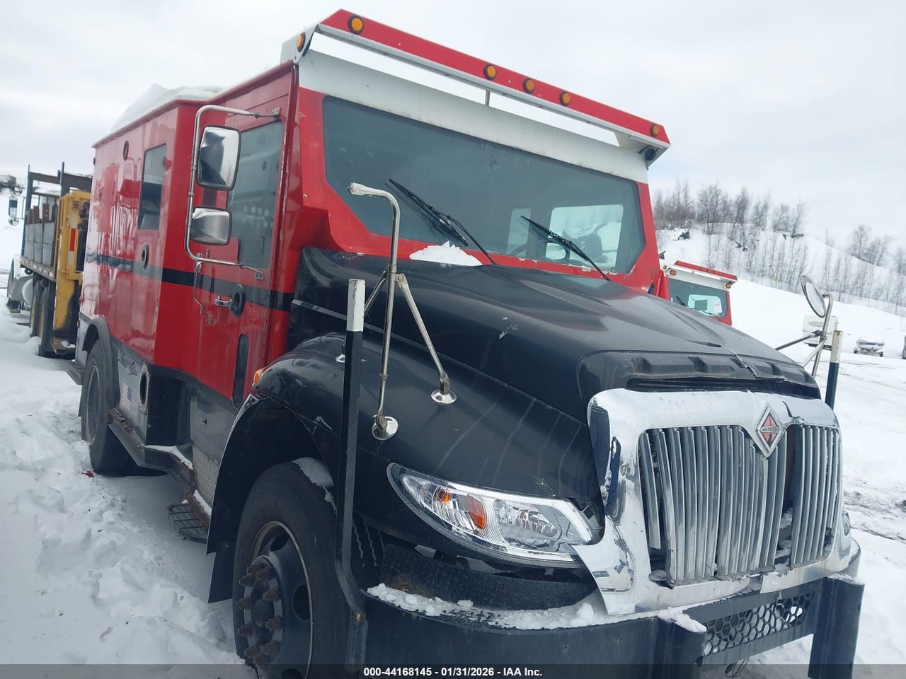 2004 INTERNATIONAL 4000 4300