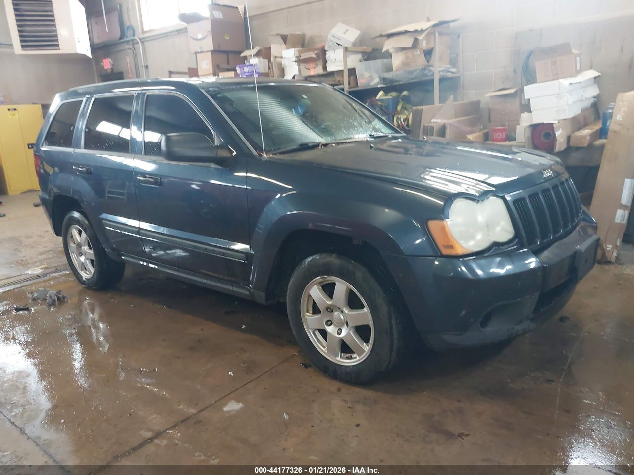 1J8HR48N08C****** · 2008 JEEP GRAND CHEROKEE LAREDO