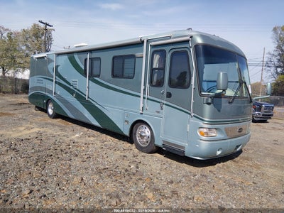 2001 FREIGHTLINER CHASSIS X LINE MOTOR HOME