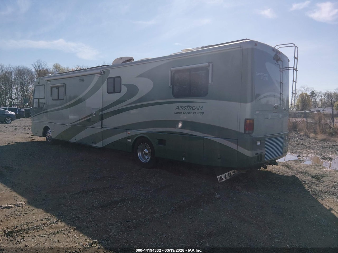2001 FREIGHTLINER CHASSIS X LINE MOTOR HOME · 3/11