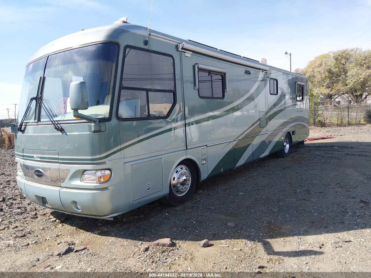 2001 FREIGHTLINER CHASSIS X LINE MOTOR HOME · 2/11