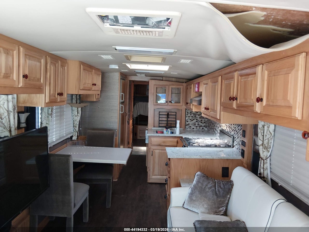 2001 FREIGHTLINER CHASSIS X LINE MOTOR HOME · 5/11